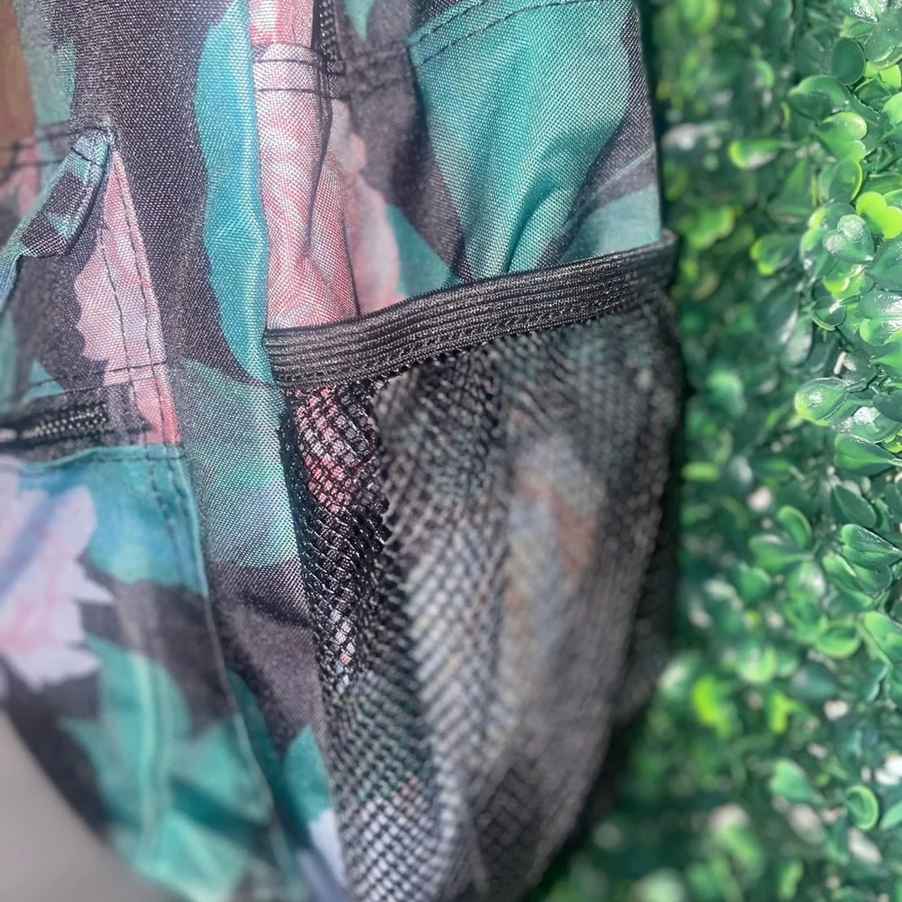 DICKIES🎒🌹Backpack- Roses - Picture 4 of 7